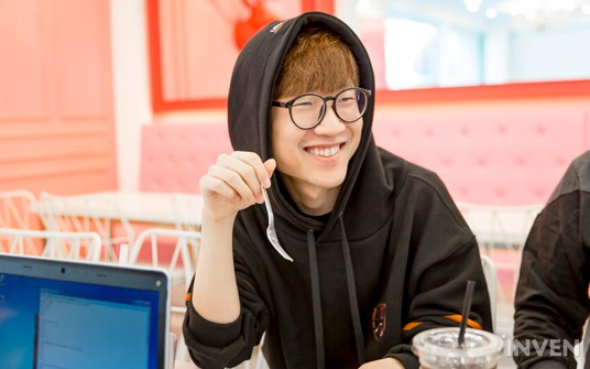 Karsa关键节点出色防守，C9带队取胜！的简单介绍九游网页游戏平台